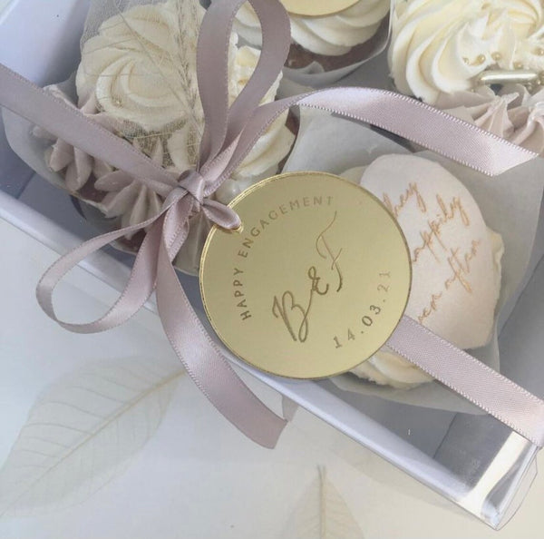 Personalised treat box circular gift tag - Cupcake cake topper
