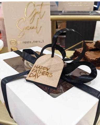 "Merry Christmas" treat box  wooden gift tag
